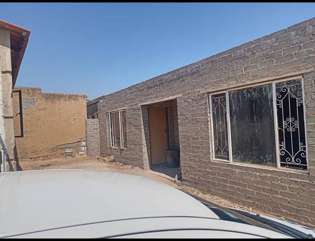 2 BEDROOM HOUSE FOR SALE IN SOSHANGUVE R